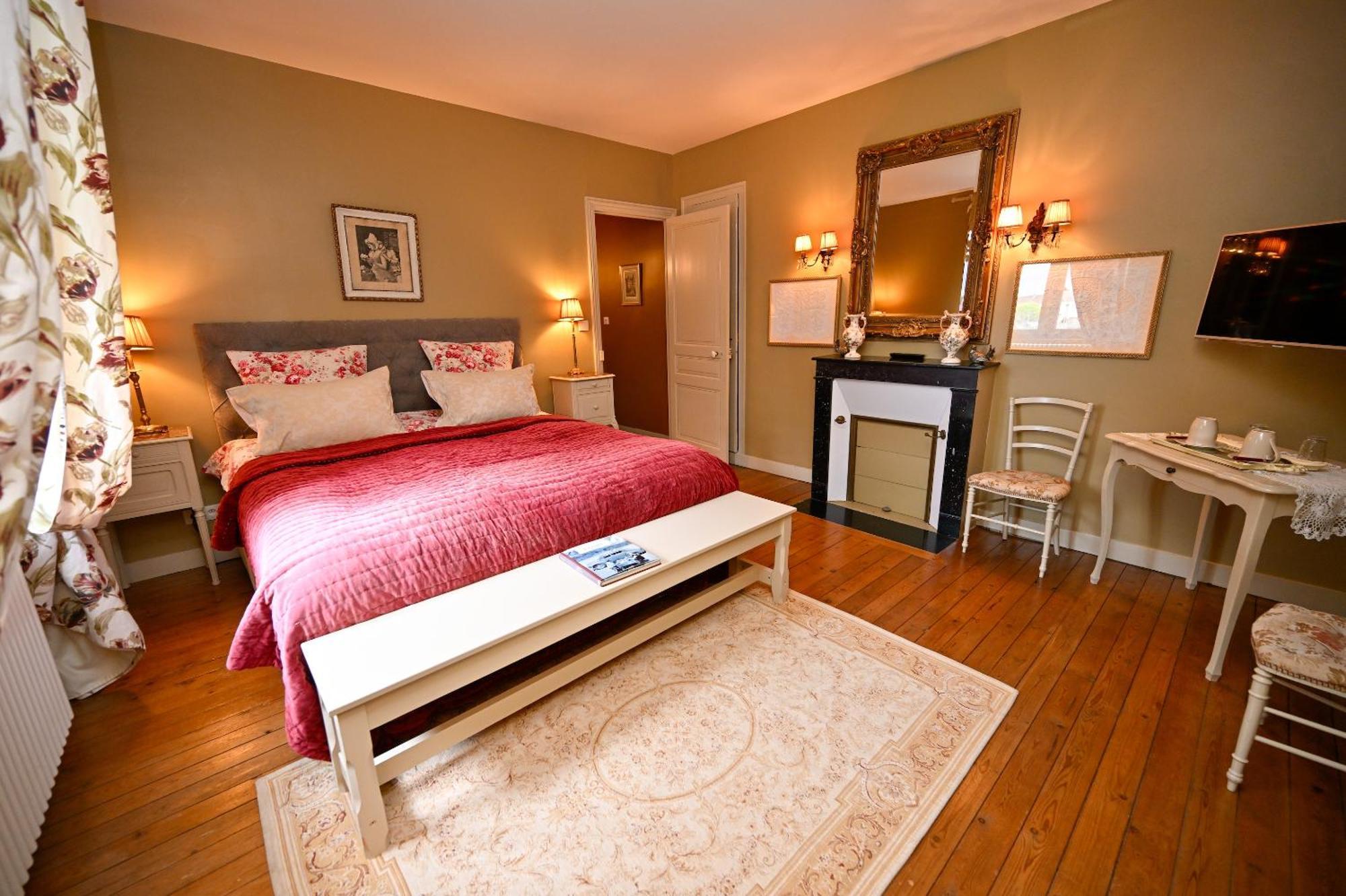 ชาโต เดอ ลา แช Hotel Saint-Christophe-en-Brionnais ภายนอก รูปภาพ